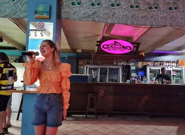 Roadhouse Bar & Restaurant