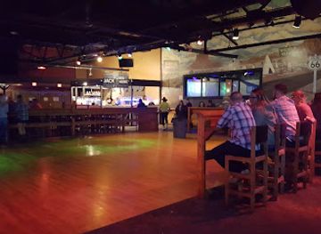 indiana/hoosier-national-forest/nightclub/8-seconds-saloon