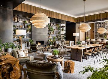 canada/okanagan/nightclub/flora-lounge