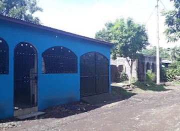 nicaragua/leon-volcano-boarding/nightclub/hotel-santa-rosa