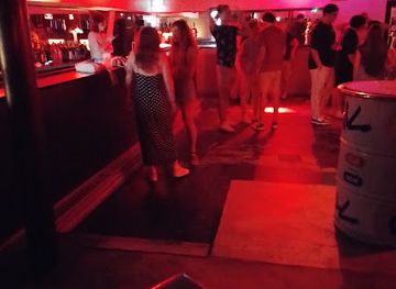 france/auvergne/nightclub/bombshell