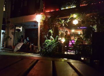 singapore/kampong-glam/nightclub/going-om