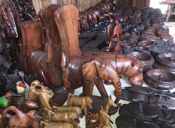 namibia/okahandja/nightclub/okahandja-mbangura-woodcarvers-craft-market