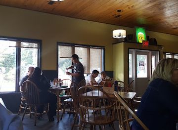 canada/cape-breton-highlands-national-park/nightclub/coastal-restaurant-pub