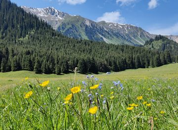 kyrgyzstan/jety-oguz-valley/nightclub/kok-jaiyk-valley