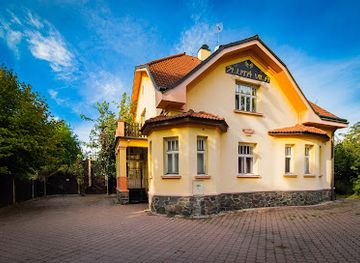 czechia/svaty-kopecek/nightclub/zluta-vila