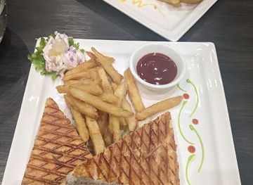 pakistan/lahore/model-town/nightclub/model-town-club