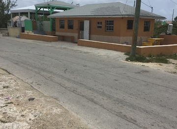 turks-and-caicos-islands/south-caicos/nightclub/leah-bar