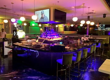 hawaii/maui/nightclub/domain