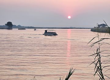 botswana/chobe-district/nightclub/sedudu-sunset-bar