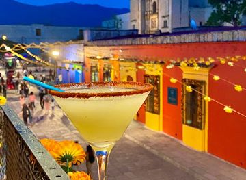 mexico/oaxaca/ruta-independencia/nightclub/desestresse-oaxaca-drinks-cocktails