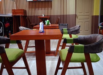 8Rivaz Ultra Lounge