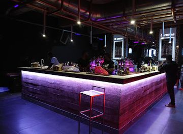 ghana/mole-national-park/nightclub/plot-7