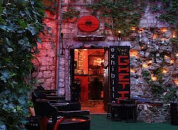 Academia Club Ghetto