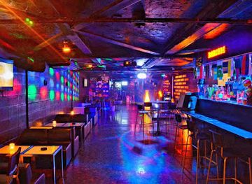 japan/kyoto/gion/nightclub/barcode