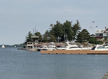 new-york/thousand-islands/nightclub/the-pointe-bar-grill