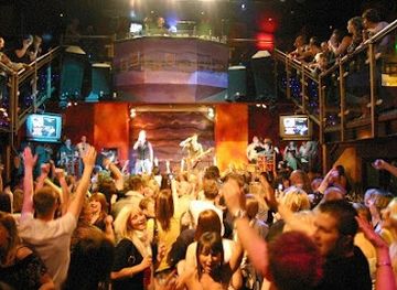 Skinandi's Nightclub