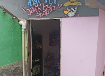 brazil/chapada-diamantina-national-park/nightclub/favela-head-shop