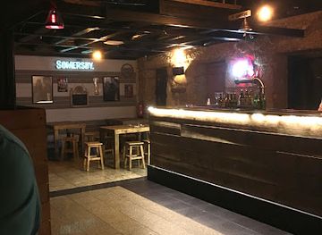 portugal/serra-da-estrela/nightclub/bar-holy-hour