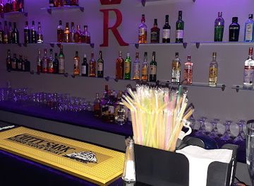 greece/rhodes/nightclub/reina-gay-bar-club