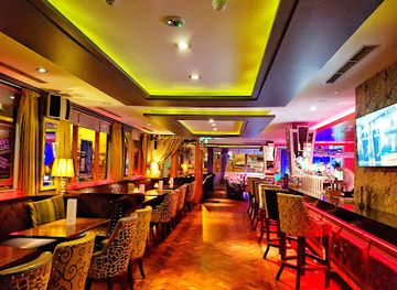 ireland/mourne-mountains/nightclub/cobbles-bar