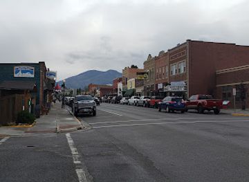 montana/beartooth-highway/nightclub/foster-logans-pub-grill