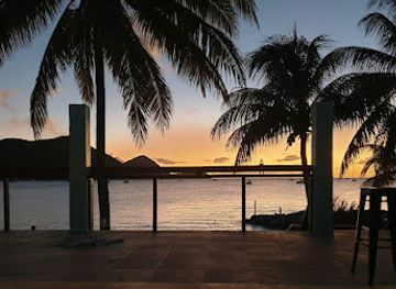 saint-lucia/gros-islet-quarter/nightclub/on-the-rocks