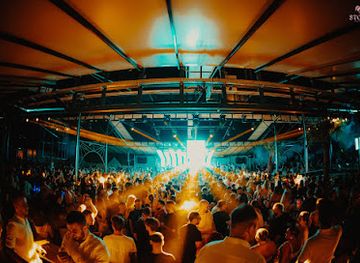 greece/meteora/nightclub/story-under-the-stars