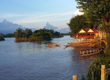 laos/si-phan-don-four-thousand-islands/nightclub/adams-bar-and-restaurant