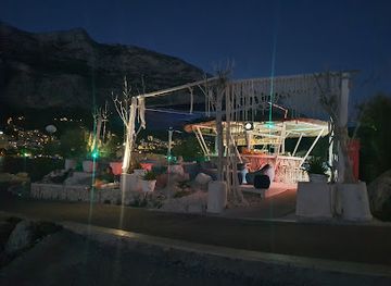 croatia/makarska-riviera/nightclub/beach-bar