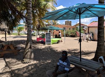 belize/hopkins/nightclub/maximo-s-bar-grill