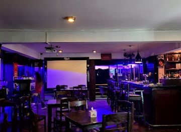 nepal/patan/patan-durbar-square/nightclub/bunker-hill-pub