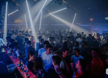 GoldenCube - Night Club