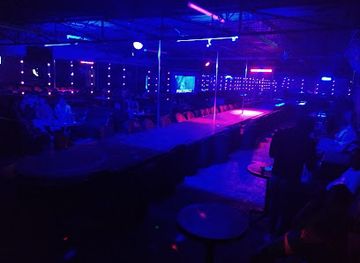 mexico/monterrey/nightclub/woman-men-s-club