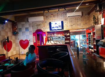 Las Vegas Karaoke & Bar
