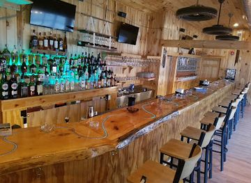 new-hampshire/white-mountains-national-forest/nightclub/cigar-shenanigans-cigar-cocktail-lounge