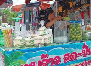 thailand/mae-hong-son/nightclub/coconut-orange-juice-shop