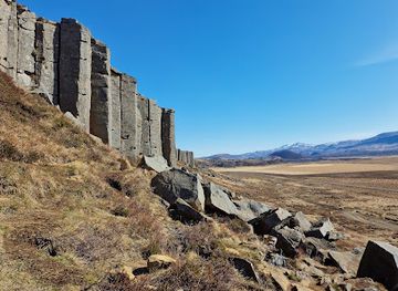 iceland/snaefellsnes-peninsula/nightclub/gerouberg-cliffs