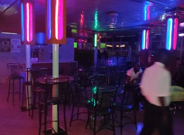 kenya/lake-nakuru-national-park/nightclub/shade-villa-bar