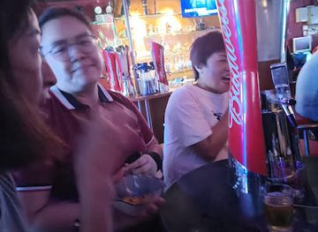Oldies karaoke lounge