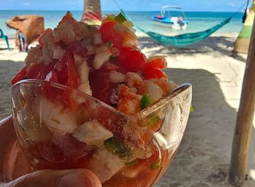 nicaragua/corn-islands/nightclub/bar-beach-bar-vybz