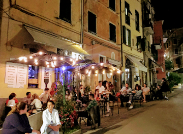 italy/cinque-terre/nightclub/vertical-lounge-bar