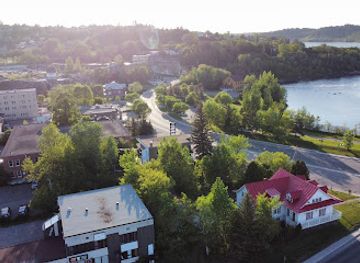 canada/saguenay-lac-saint-jean/nightclub/bar-pitons