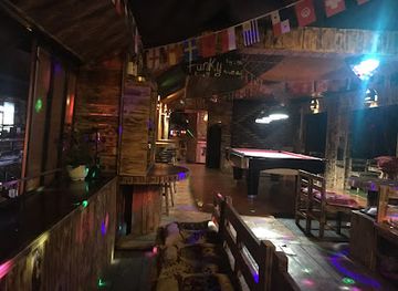 vietnam/sapa/nightclub/why-bar-ocb