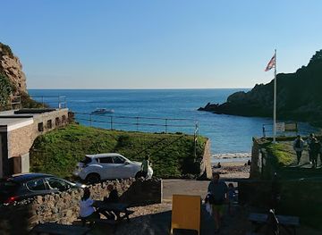 guernsey/petit-bot-bay/nightclub/petit-bot-tearooms