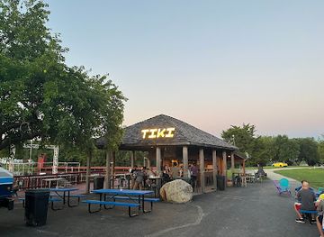 illinois/starved-rock-state-park/nightclub/tiki