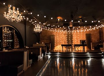 rhode-island/sachuest-point-national-wildlife-refuge/nightclub/dueling-pianos-bar-at-top-of-pelham