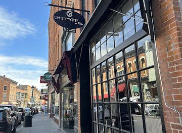 illinois/galena-historic-district/nightclub/champagne-on-main