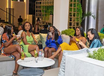 Level Bar & Lounge
