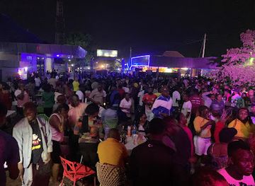 Star Park lounge&Night Club